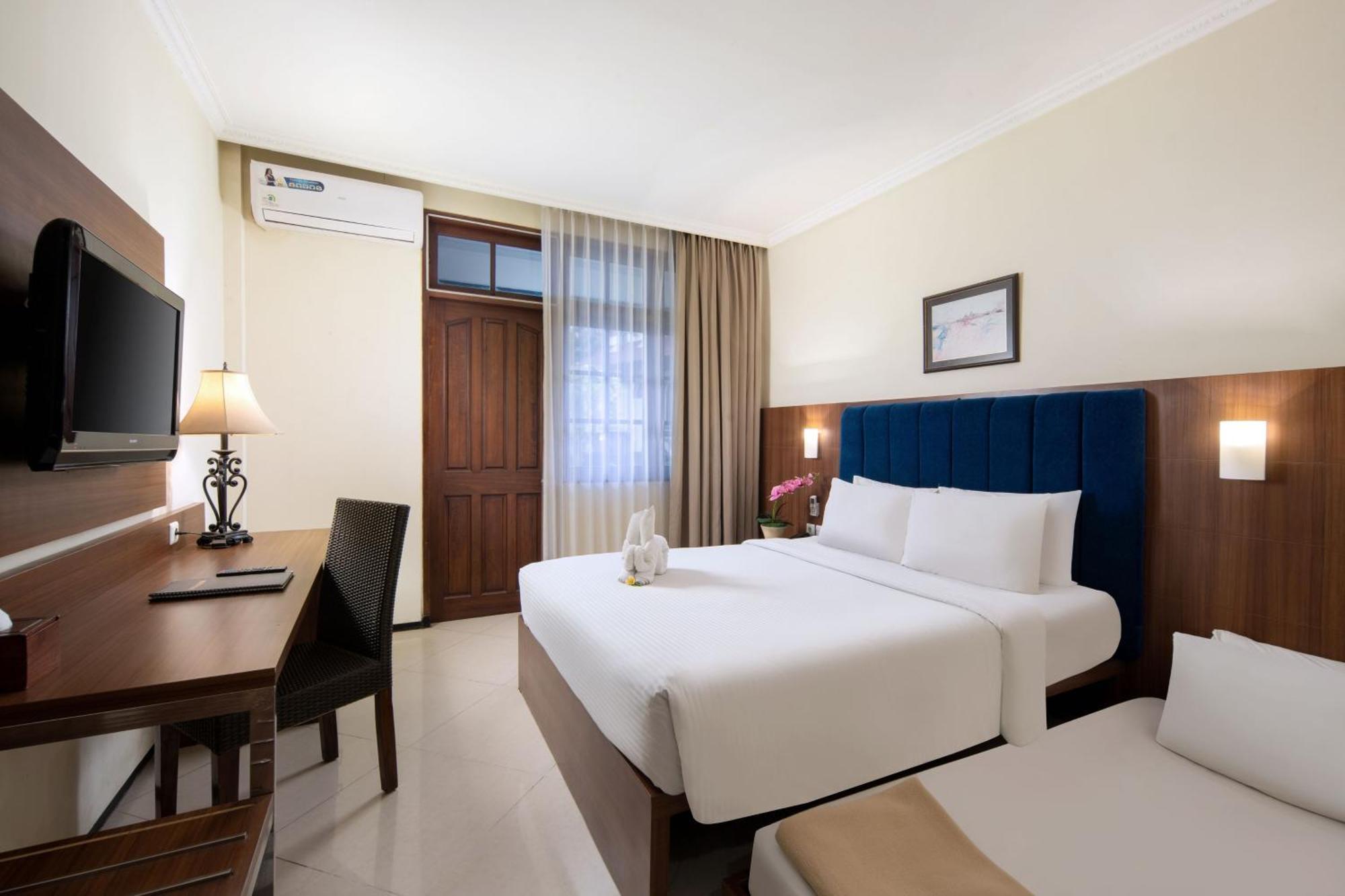 Royal Hotel And Villa Batu Batu  Εξωτερικό φωτογραφία