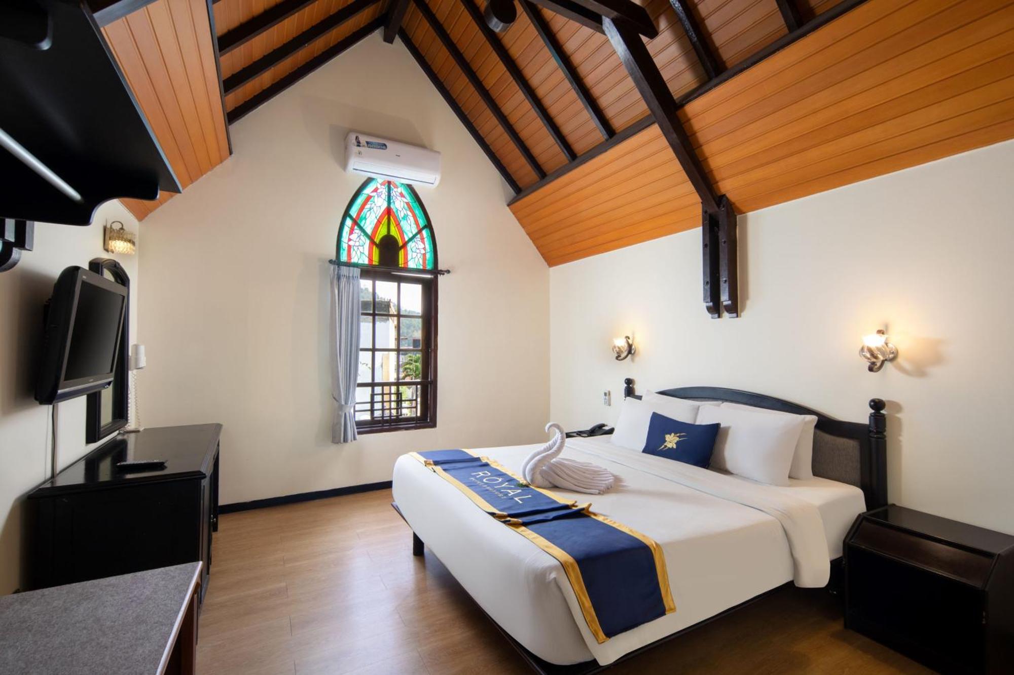 Royal Hotel And Villa Batu Batu  Εξωτερικό φωτογραφία