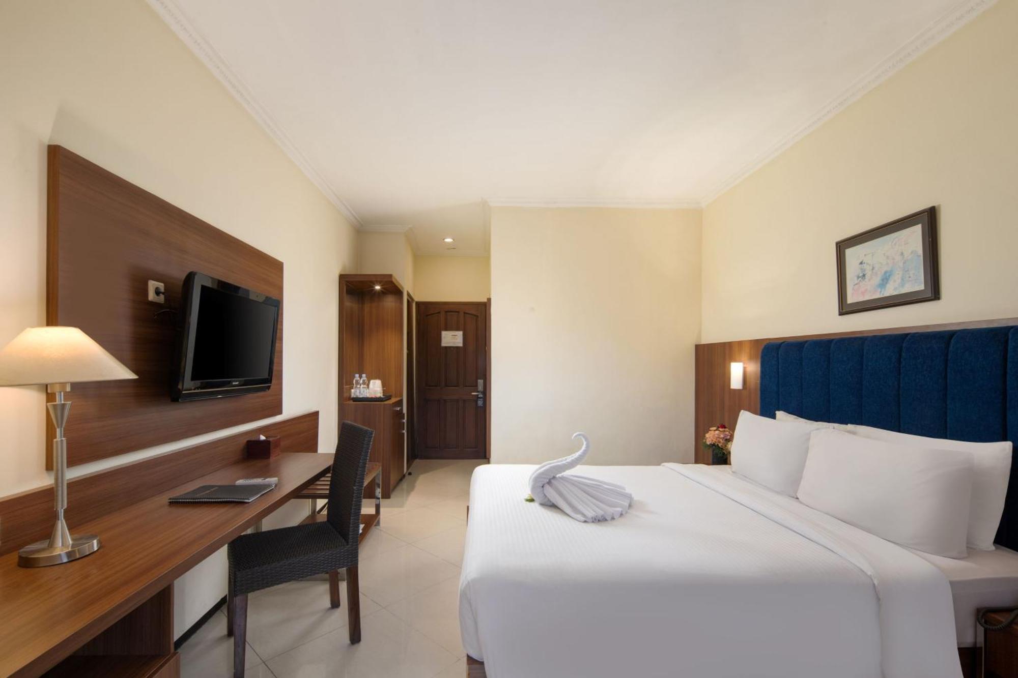 Royal Hotel And Villa Batu Batu  Εξωτερικό φωτογραφία