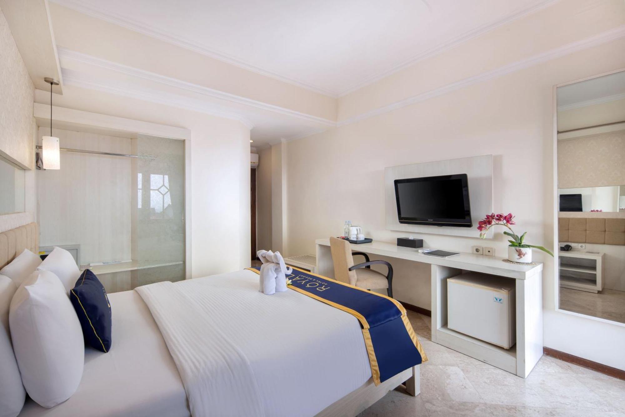 Royal Hotel And Villa Batu Batu  Εξωτερικό φωτογραφία