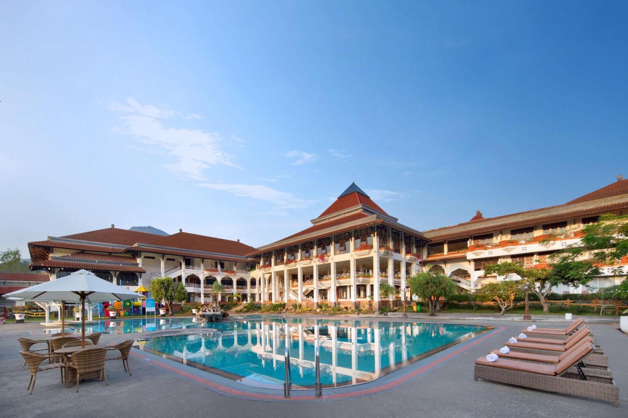 Royal Hotel And Villa Batu Batu  Εξωτερικό φωτογραφία