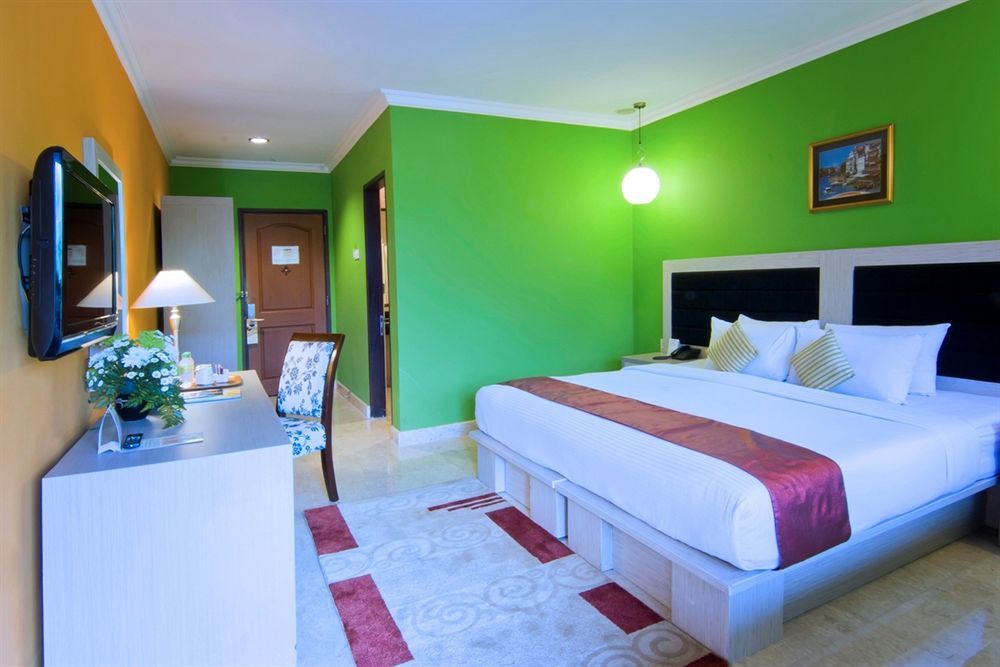 Royal Hotel And Villa Batu Batu  Εξωτερικό φωτογραφία