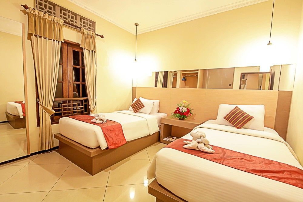 Royal Hotel And Villa Batu Batu  Εξωτερικό φωτογραφία