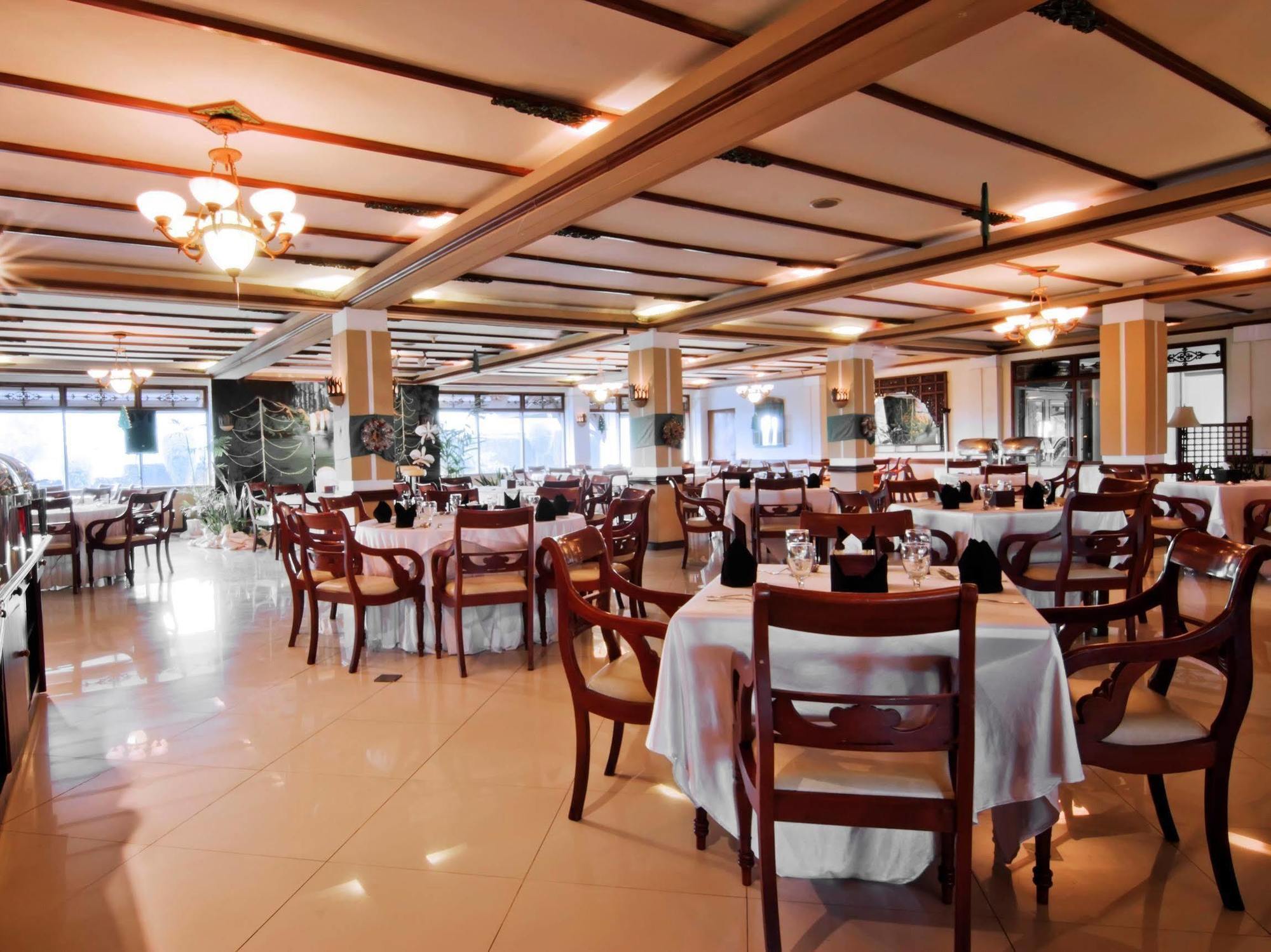 Royal Hotel And Villa Batu Batu  Εξωτερικό φωτογραφία
