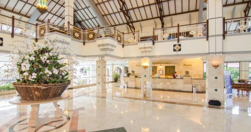 Royal Hotel And Villa Batu Batu  Εξωτερικό φωτογραφία