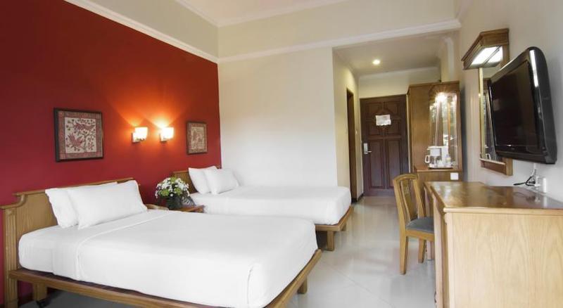 Royal Hotel And Villa Batu Batu  Εξωτερικό φωτογραφία